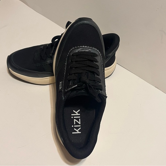 Kizik Paris Women's Size 7 Black/Pristine Leather Hands-Free Sneakers - Picture 2 of 16